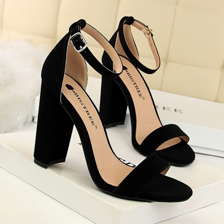 Women Elegant Shoe 13
